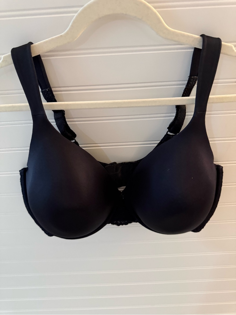 Vanity Fair Black Smooth Molded Full-Coverage Bra